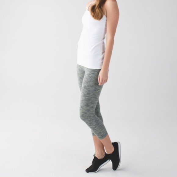 Lululemon Wunder Under Crop II - Picture 2 of 9
